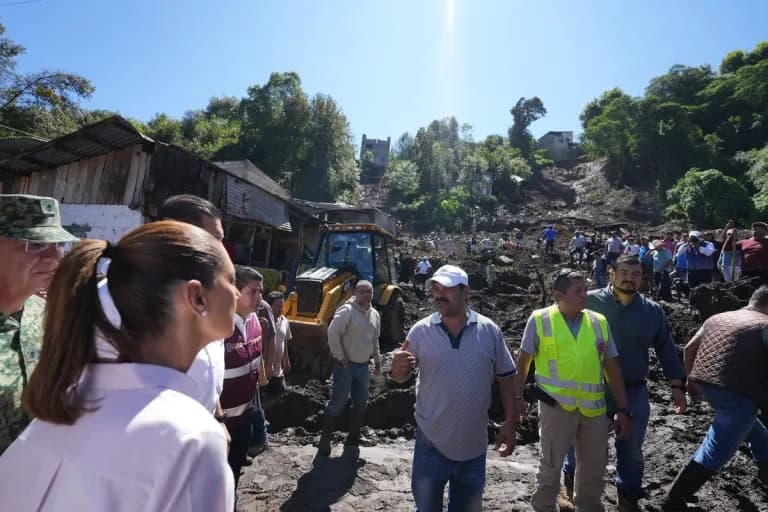 Sheinbaum establece puentes aéreos en zonas aisladas de Veracruz